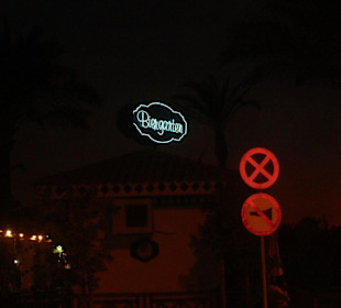 Biergarten bei Nacht