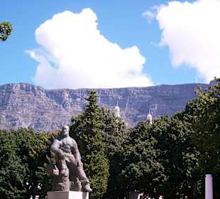 Das Tischtuch kommt über den Berg