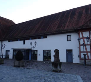 Skulptur Weinkönigin