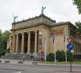 Blick zum Hauptgebäude MSK Gent