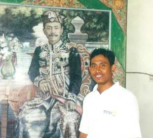 Yogi Wisnu, sieht ähnlich wie Furst aus