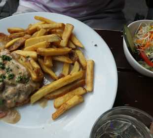 Wirtshaus am Hühnerdieb: Montag war Schnitzeltag