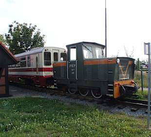 Pociąg wąskotorowy osobowy