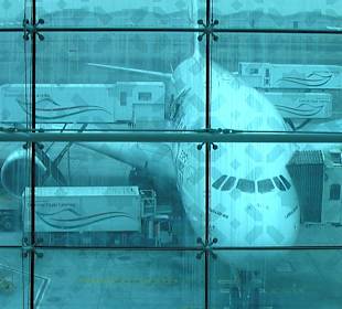 Am Gate A 24 - Flugzeug 