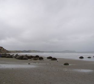 Riesenmurmeln am Strand