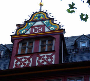 Der Giebel im Ganzen 