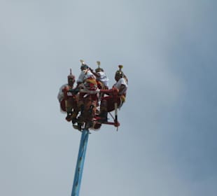 Folkloredarbietung vor Tulum