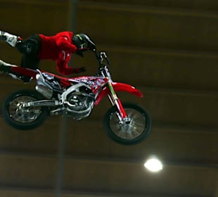 Action FMX-Jump