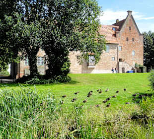 Außenansicht der Burg Bederkesa