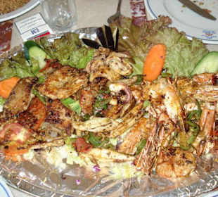 Fisch- und Meeresfrüchteplatte im "El Mina"