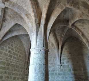 Im Säulensaal der Burg Quéribus