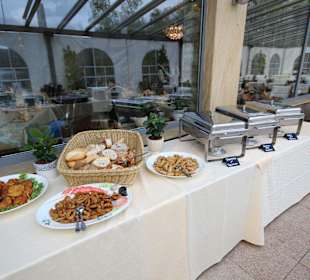 Warmes und kaltes Büffet