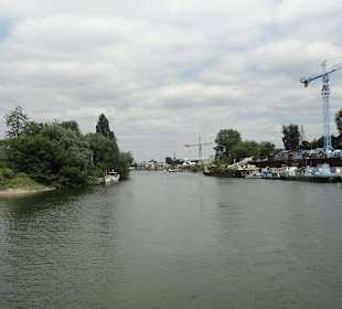 Große Kölner Hafenrundfahrt