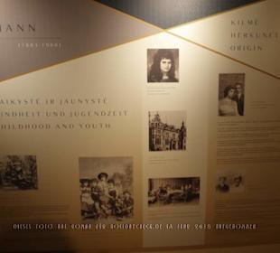 Ausschnitt aus der riesigen Tafel zu Katia Mann