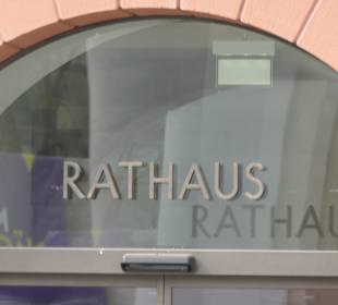 Beim Karlsruher Rathaus am Marktplatz