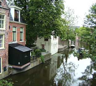 Hängende Küchen am Damsterdiep