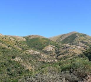 Berglandschaft auf dem Weg nach Paleo Perithia