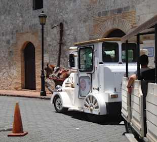 Warum hält der Zug nicht an wichtigen Gebäuden?