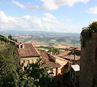 Über den Dächern von Volterra