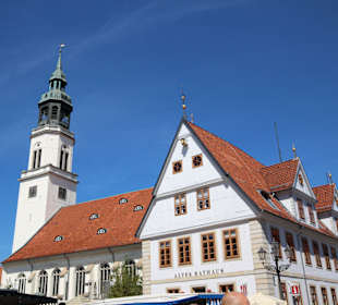 Altes Rathaus und Turm der Stadtkirche
