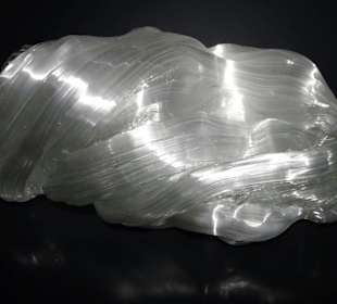 Exponate des Museums für Modernes Glas