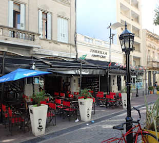 Straßenfront des Restaurants