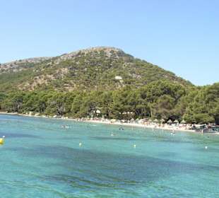Das wunderschöne blaue Meer in Formentor