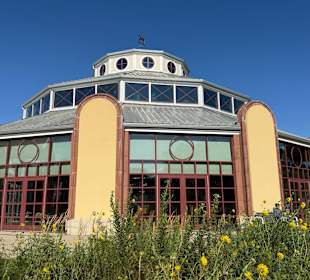 St.Joseph Das Karussell von außen 