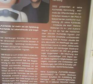 Der Schöpfer dieser Ausstellung Oliver Schaffer