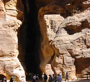 Der äussere Siq (Strasse der Fassaden)