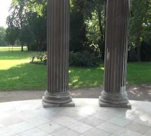 Schlosspark - Freundschaftstempel