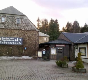 Eingang zur urigen Kneipe Pension Räuberschänke