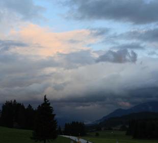 Straße entlang am Schwaltenweiher