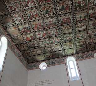 Die berühmte Holzkasettendecke