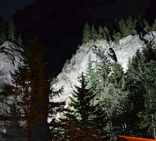 Gletscherschlucht bei Nacht