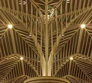 Nowoczesna architektura dworca Oriente 