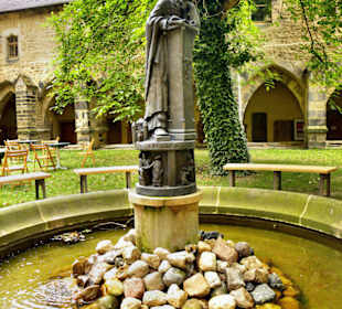 Garten der Michaelikapelle im Merseburger Dom