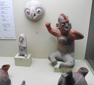 Nachbildungen indianischer Statuen