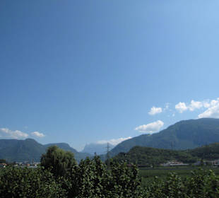 Burgen und Ansitze an der Weinstraße