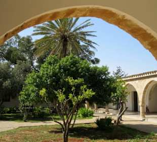 Kirche und Kloster von St. Barnabas