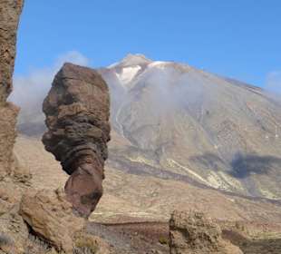 Der Finger Gottes - im Hintergrund Pico del Teide