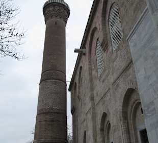 Ulu Camii (Große Moschee) - Außenansicht