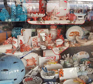 Waren an Porzelan