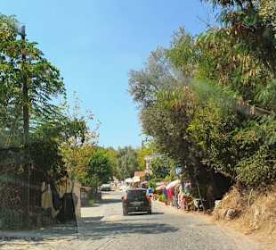 Hier sieht man schon die Geschäfte