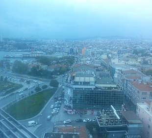 Blick auf Kadiköy am Abend