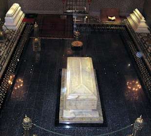 Grab im Mausoleum