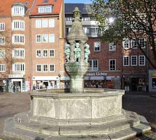 Der Marcus-Brunnen auf dem Liebfrauenkirchhof