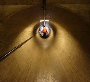 Dieser Gang endet mitten im Damm