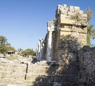 Fragmente römischer Bauwerke