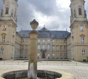 Blick vom Schlosshof auf Schloss Werneck